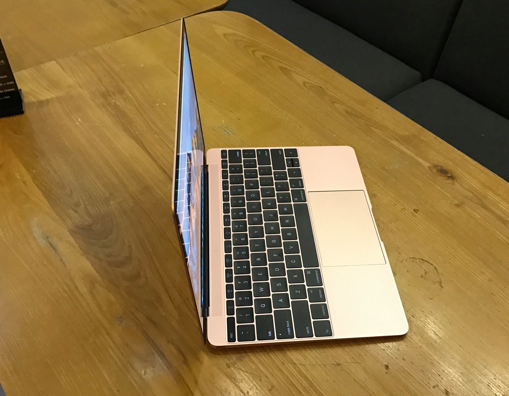 Apple The New Macbook 2016 - MLHA2 ROSE GLOD-5.jpg